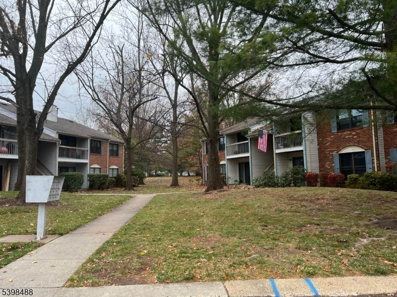 20 Crabapple Ln - Photo 1