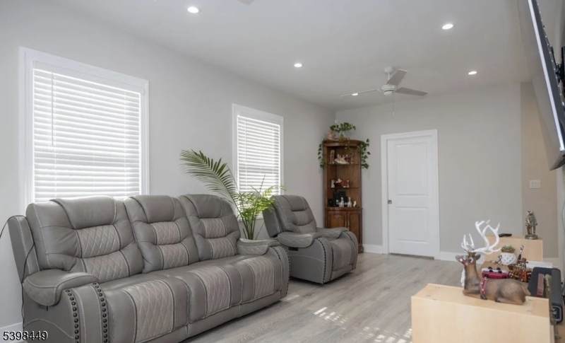 118 Holly St - Photo 1