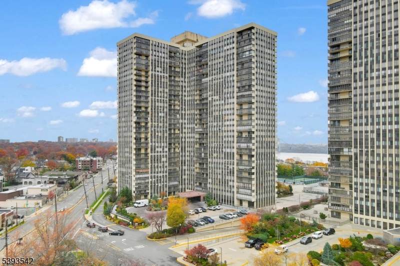 300 Winston Dr-C1601 - Photo 1