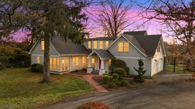 79 Green Ave - Photo 1