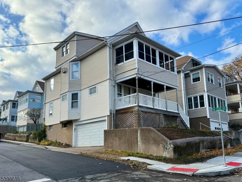 140 Westervelt Ave - Photo 1