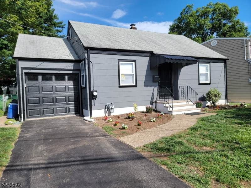 40 Surrey Ln - Photo 1