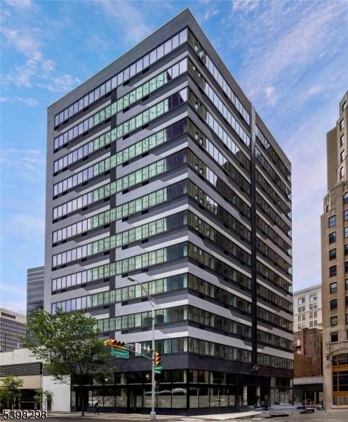 10 Commerce Ct - Photo 1