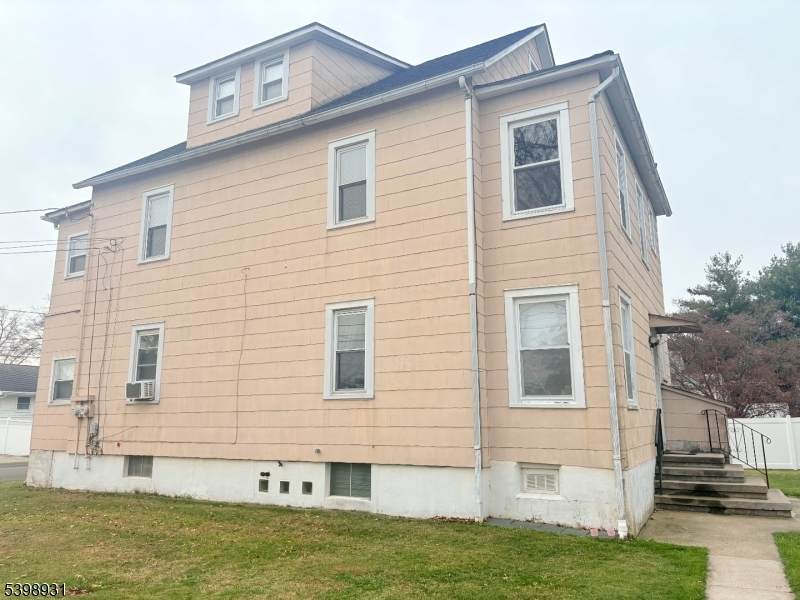 1320 Knopf St - Photo 1