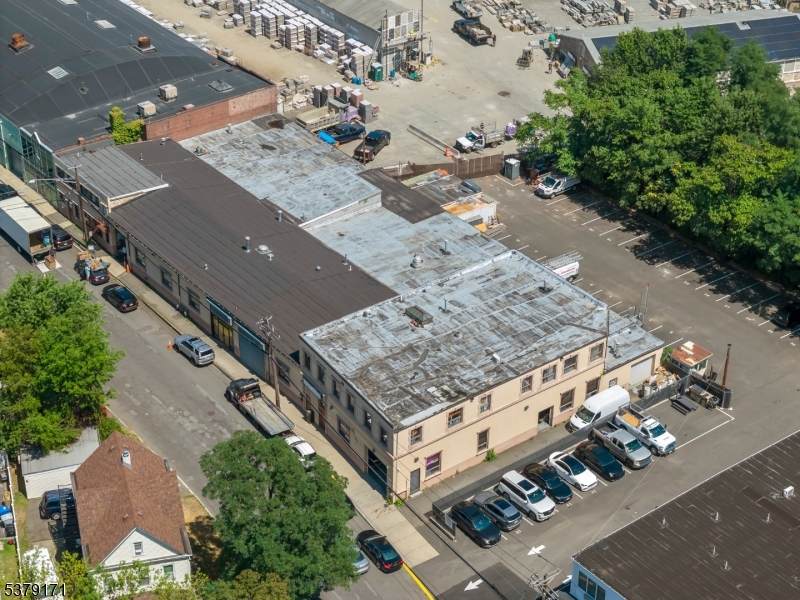 174 Getty Ave - Photo 1