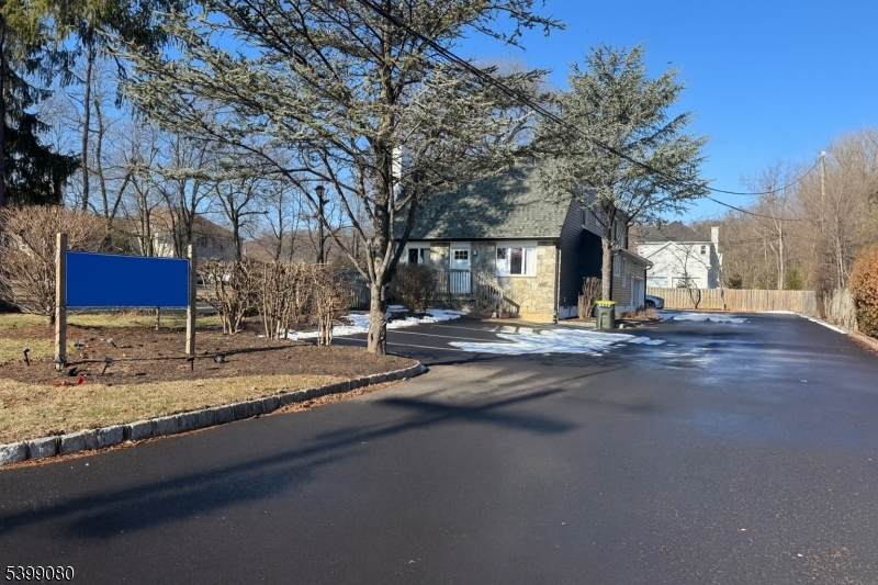 11 Mountain Blvd - Photo 1