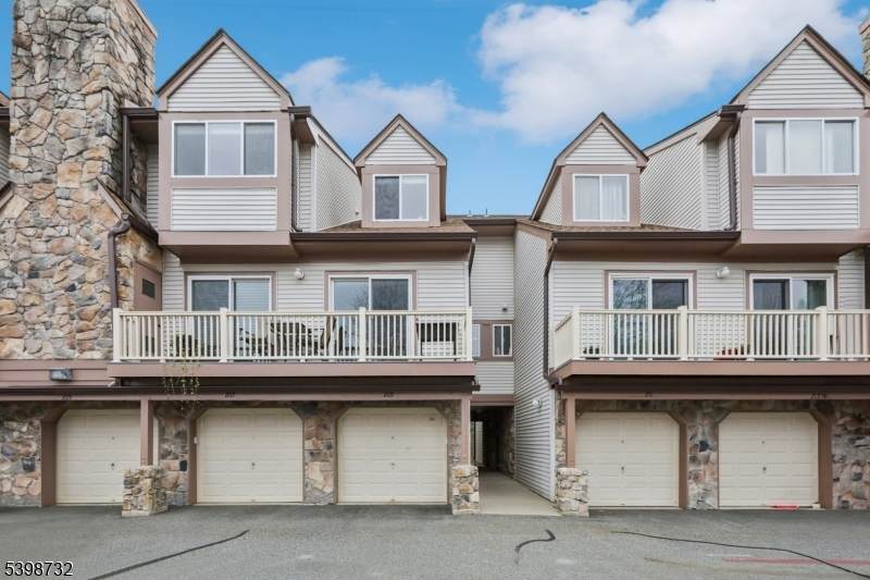 209 Woods Edge Dr - Photo 1