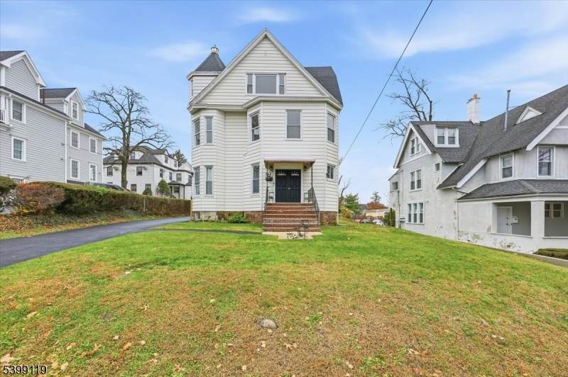 162 Walnut St - Photo 1