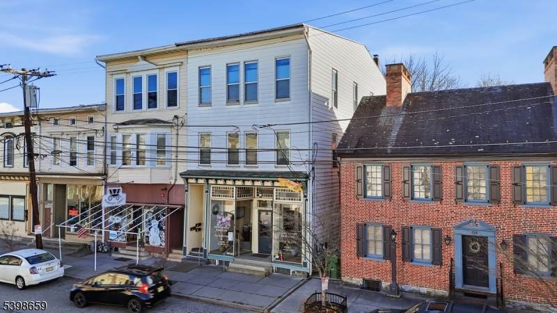 318 Front St - Photo 1