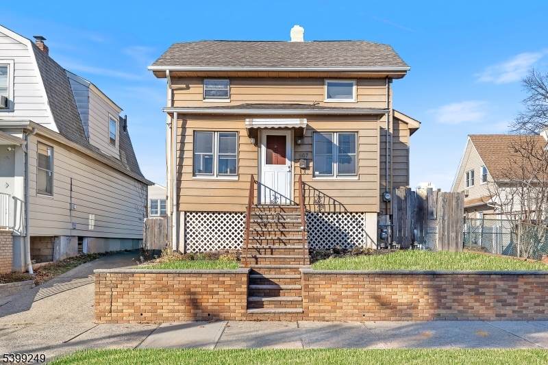 507 Locust Ave - Photo 1