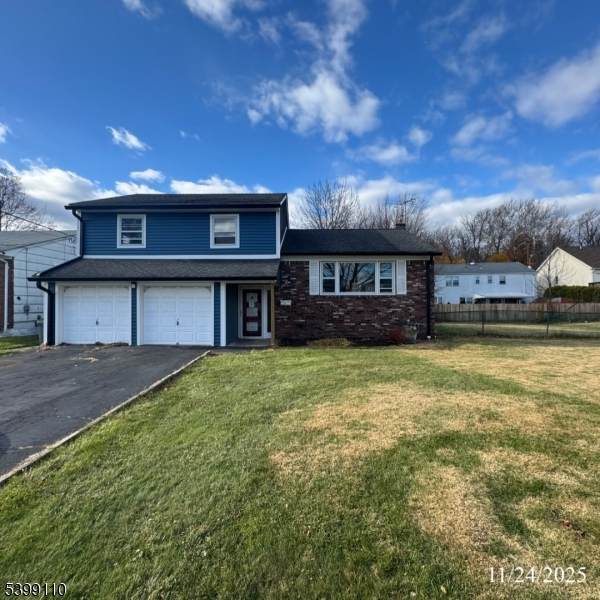 2659 Hawthorne Ave - Photo 1