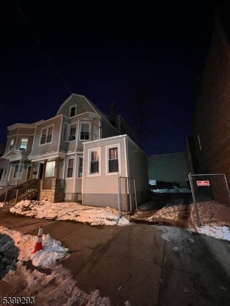 379 21St St - Photo 1