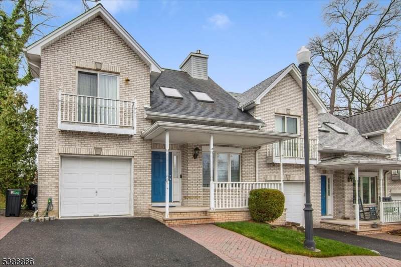 471 N Midland Ave - Photo 1