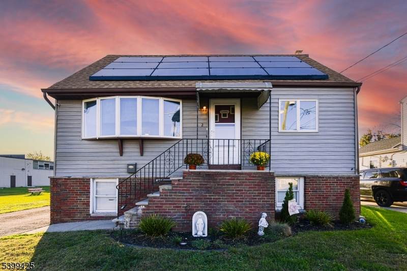 2 Lincoln Pl - Photo 1