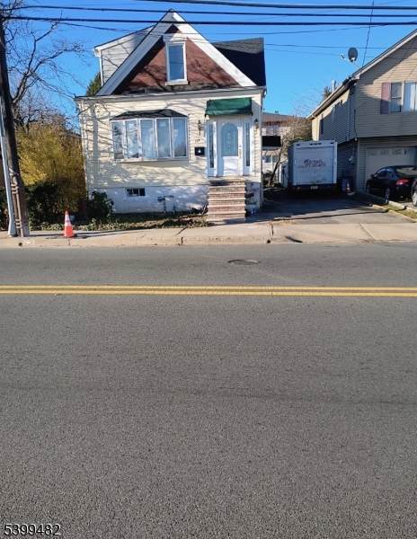 719 Midland Ave - Photo 1