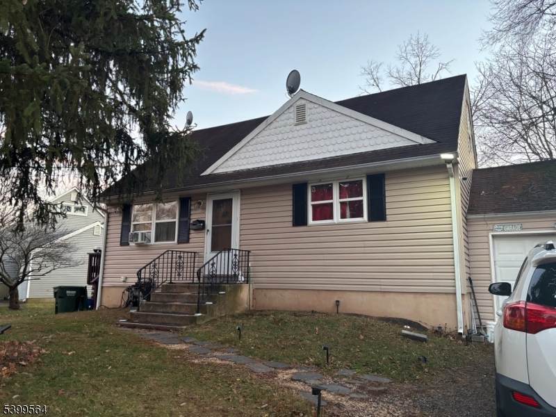 52 Hawthorne Dr - Photo 1