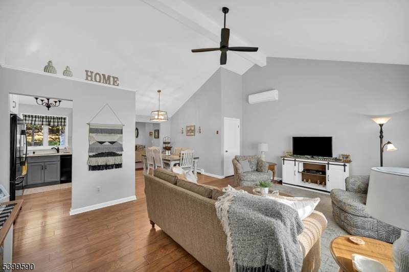 15 Fairview Ave - Photo 1