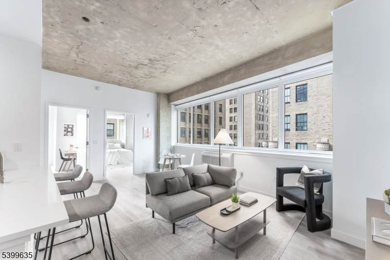 10 Commerce Ct - Photo 1