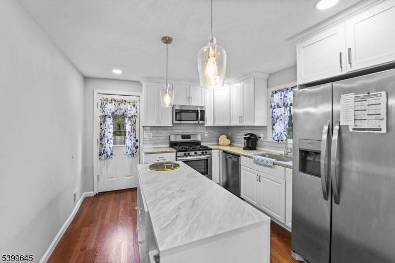 639 Parkview Ave - Photo 1