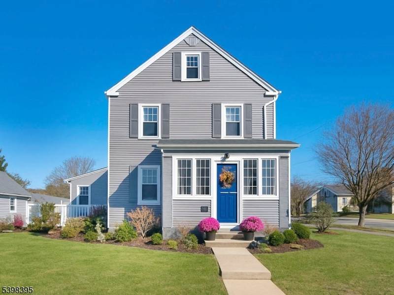 38 Warner Ave - Photo 1