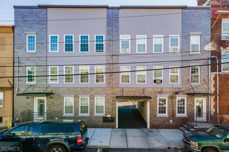 17 Cleveland Ave - Photo 1