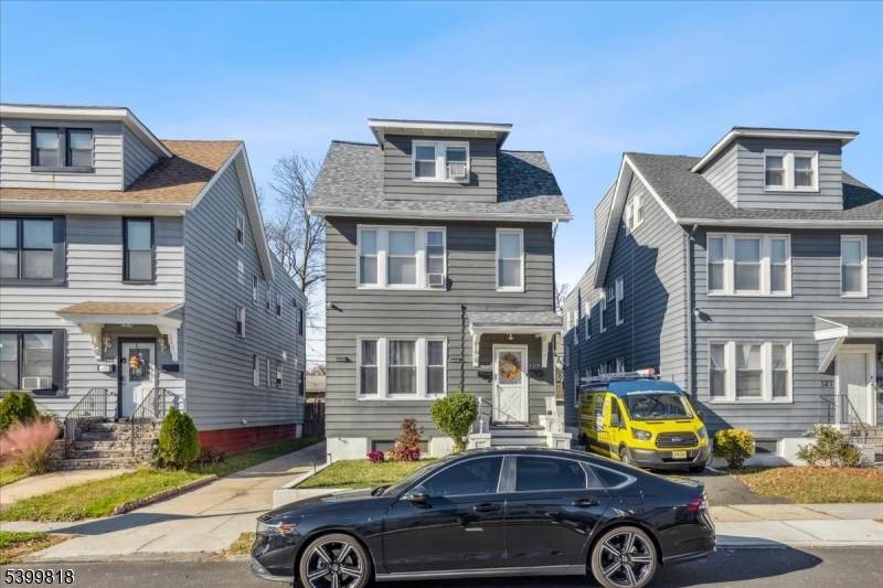 129 Brookwood St - Photo 1