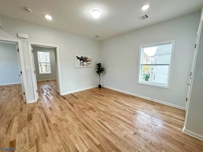 558 Court St - Photo 1