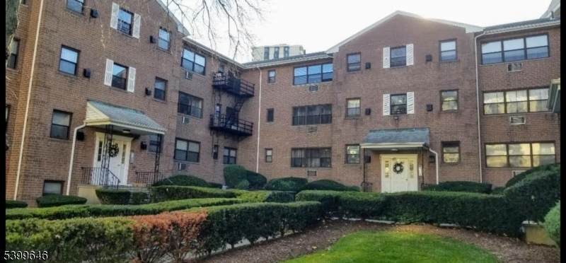 218 Prospect Ave - Photo 1