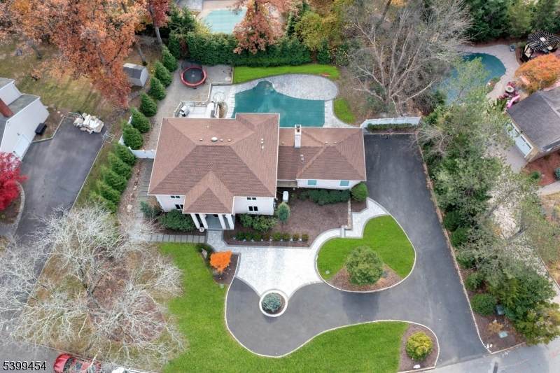 565 Faletti Way - Photo 1