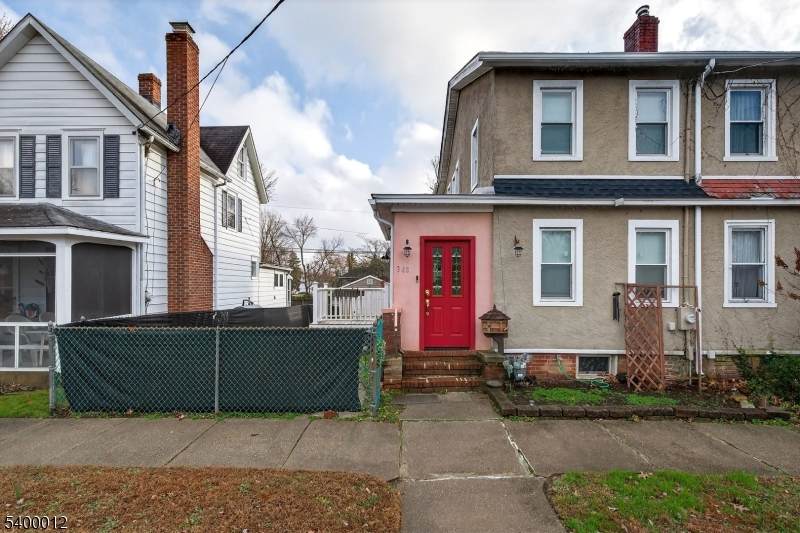 348 Broad St - Photo 1