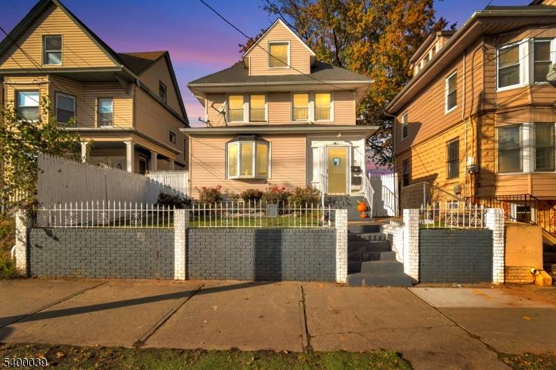 111 Murray St - Photo 1