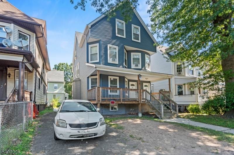 110 Park Ave - Photo 1