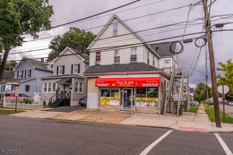 500 Chandler Ave - Photo 1