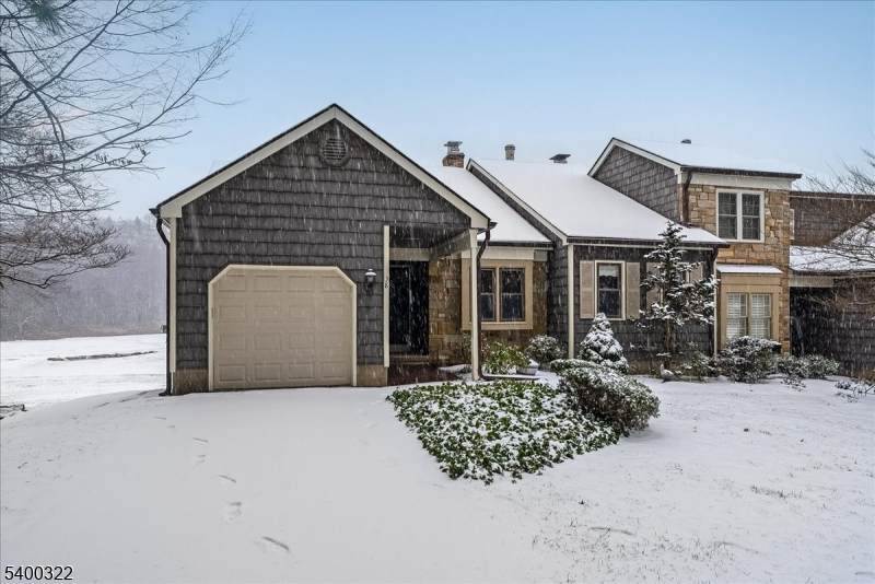 38 Goldfinch Dr - Photo 1