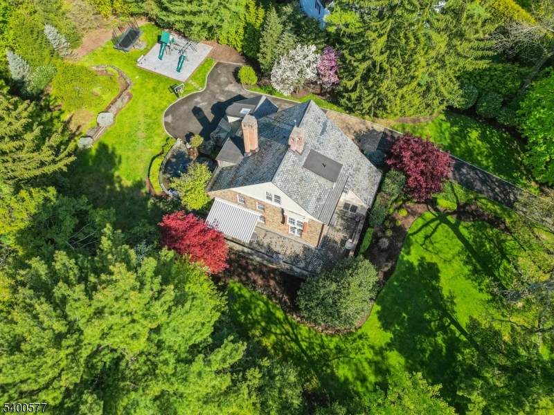 18 Chestnut Pl - Photo 1