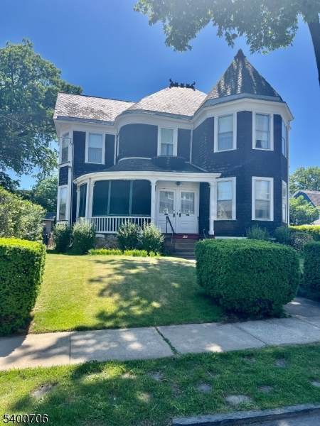 887 Degraw Ave - Photo 1