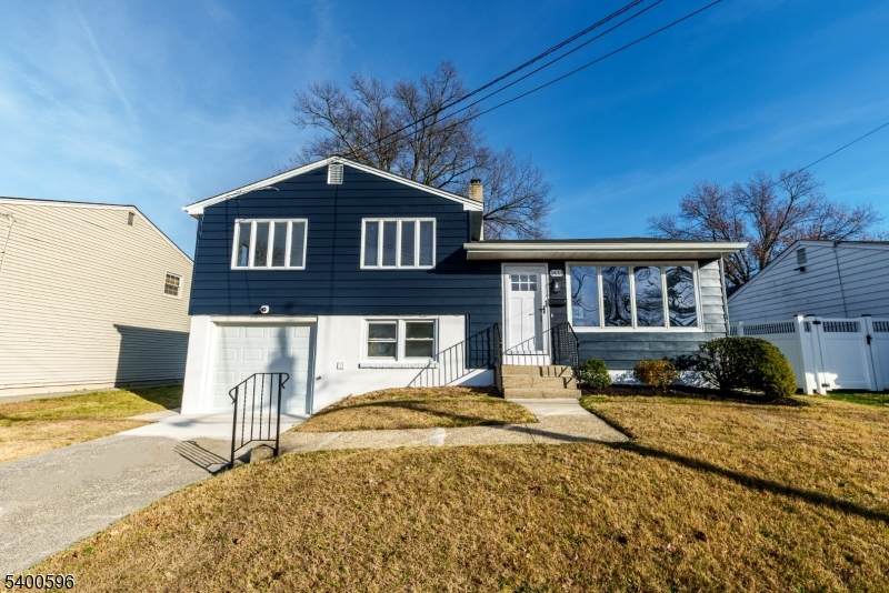 1433 Oriental Ave - Photo 1