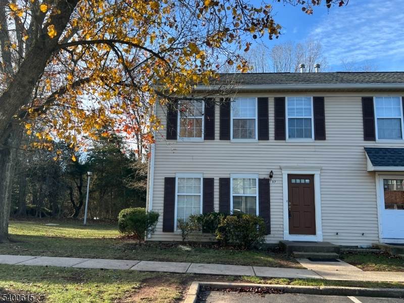 107 Prestbury Ln - Photo 1