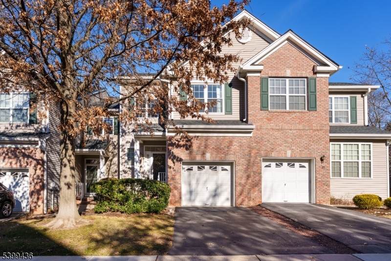 35 Truman Ave - Photo 1