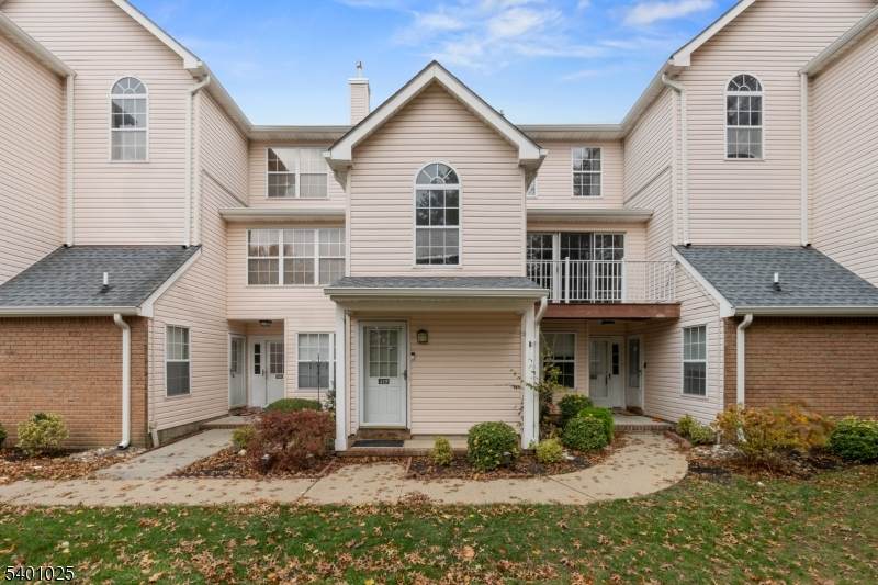 415 Plymouth Rd - Photo 1