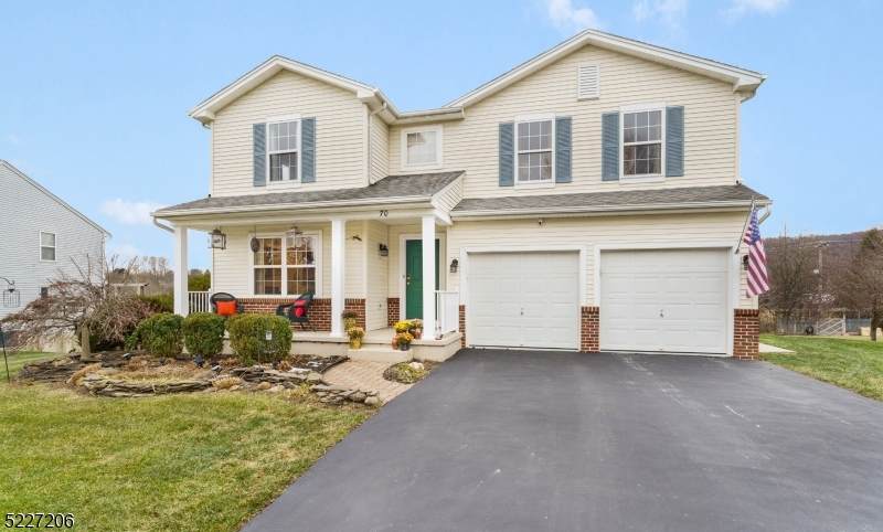 70 Alvin Sloan Ave - Photo 1