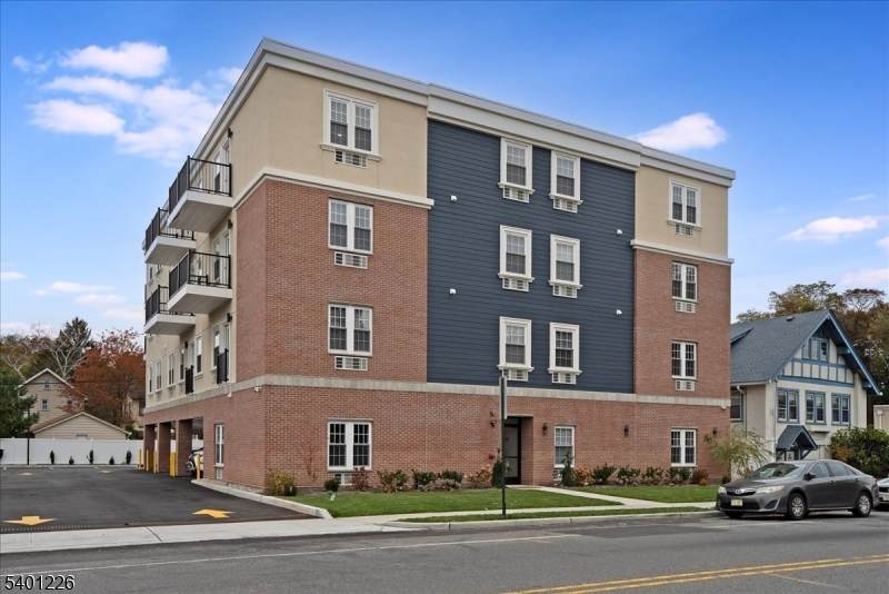 224 Broad St - Photo 1