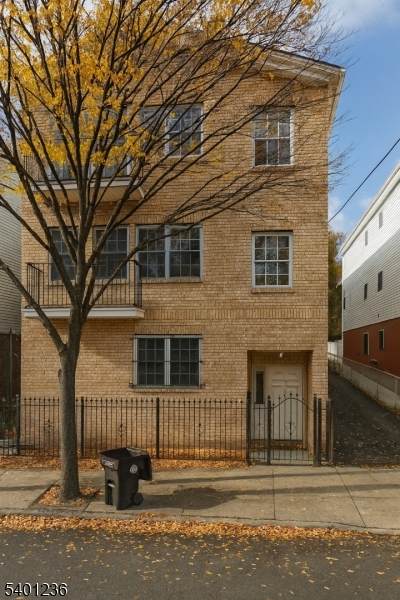 17 Norfolk St - Photo 1