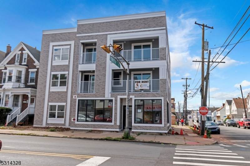 862 E Jersey St - Photo 1