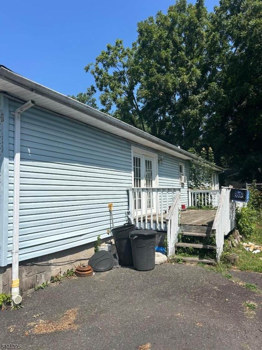 128 Grove St - Photo 1