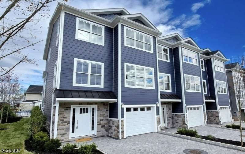 188 Canterbury Ave - Photo 1