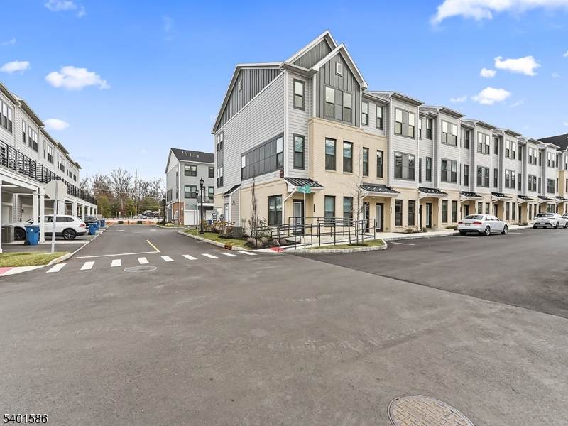 715 Parker Blvd - Photo 1