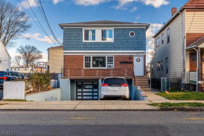 632 Maple Ave - Photo 1