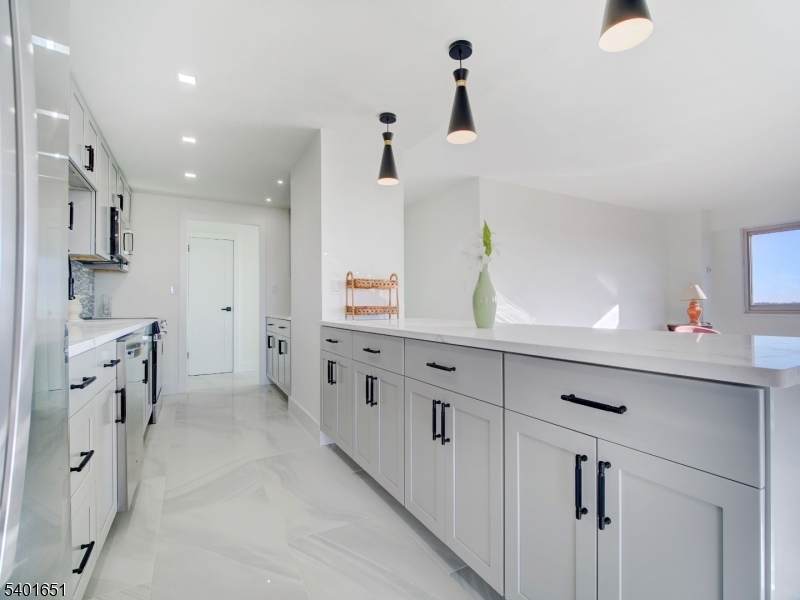 377 S Harrison St   9L - Photo 1