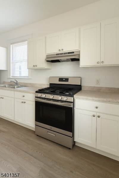 237 Wainwright St - Photo 1